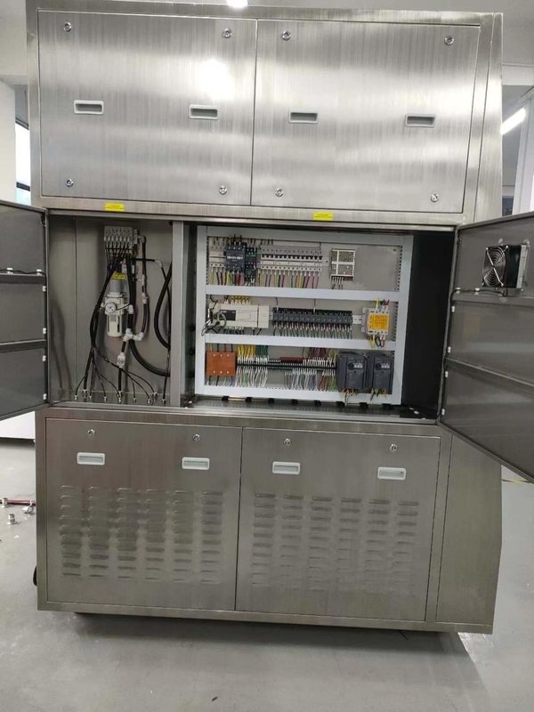 Appareil de nettoyage des cartes de circuits imprimés avec système de filtration