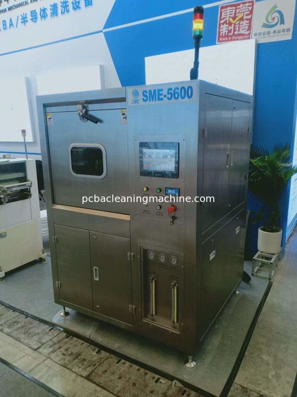 Le type en lots de PCBA lavent au jet la machine de deflux avec 3 tubulures de jet 2 couches de PCBA d'armoire du panier 1wash
