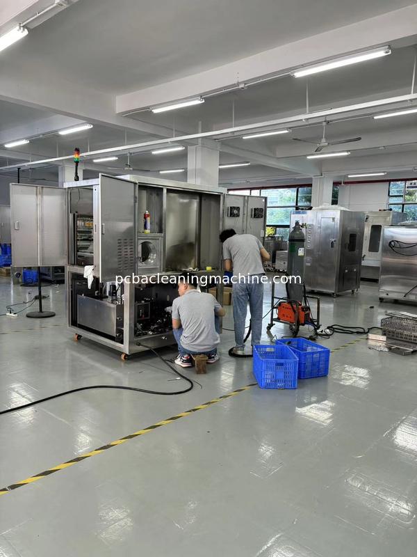 Le type en lots de PCBA lavent au jet la machine de deflux avec 3 tubulures de jet 2 couches de PCBA d'armoire du panier 1wash