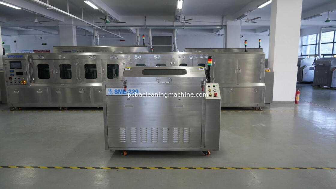 Machine de nettoyage automatique de palettes à contrôle PLC, dotée d'une capacité de réservoir de liquide de 80L et d'un temps de séchage de 5 à 15 minutes, adaptée à divers types de palettes