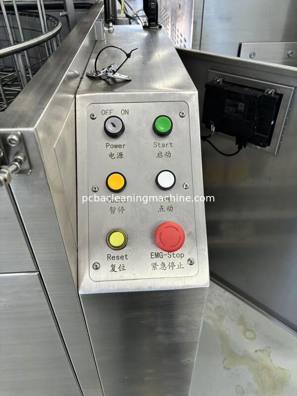 Machine de nettoyage automatique de palettes à contrôle PLC, dotée d'une capacité de réservoir de liquide de 80L et d'un temps de séchage de 5 à 15 minutes, adaptée à divers types de palettes