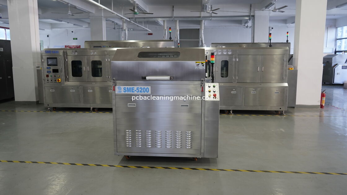 Enlever les taches sur PBCA à l'aide d'un agent de nettoyage chimique Machine de nettoyage PCB SME-5600T Taille de PCB 330x250mm Solution de nettoyage maximale