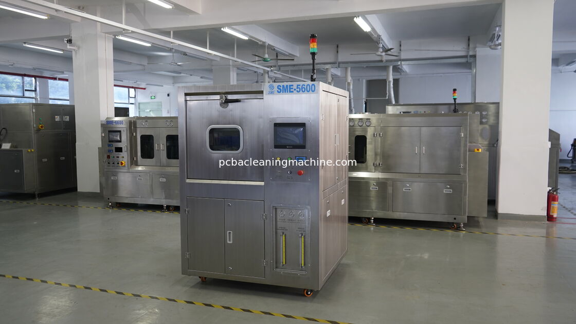 Enlever les taches sur PBCA à l'aide d'un agent de nettoyage chimique Machine de nettoyage PCB SME-5600T Taille de PCB 330x250mm Solution de nettoyage maximale
